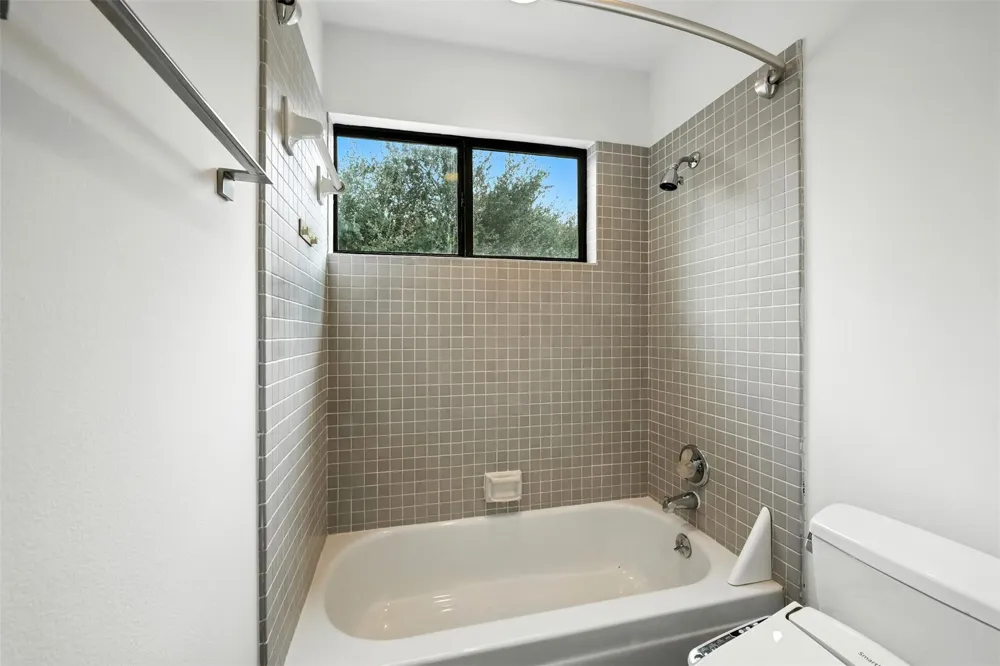 2019 Mcclendon Street Houston, TX 77030