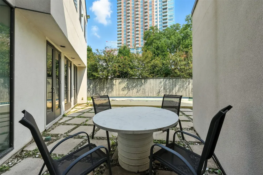 2019 Mcclendon Street Houston, TX 77030