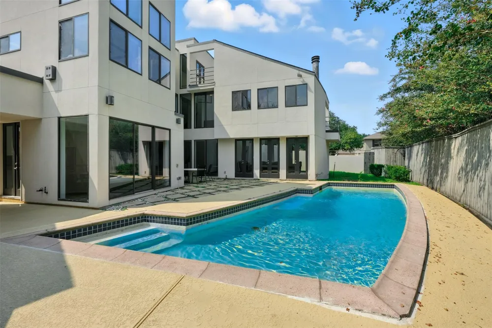 2019 Mcclendon Street Houston, TX 77030