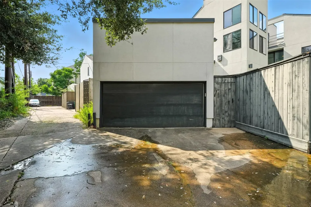 2019 Mcclendon Street Houston, TX 77030