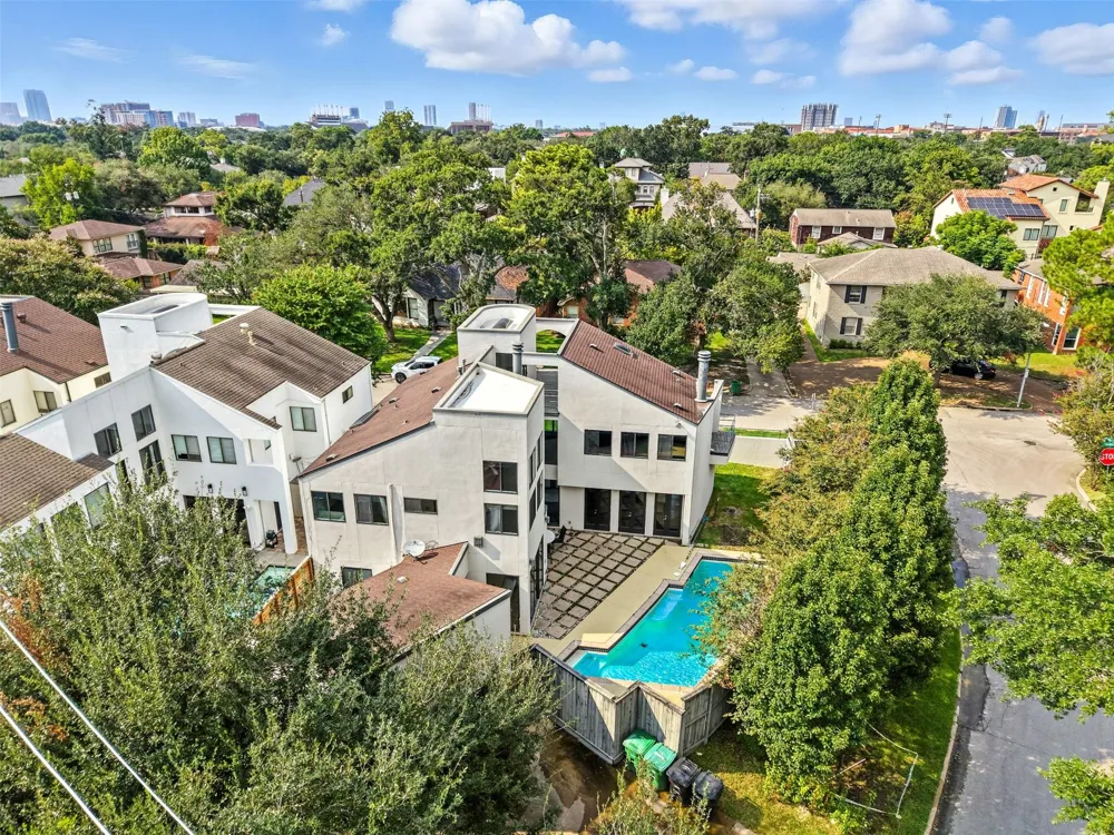 2019 Mcclendon Street Houston, TX 77030