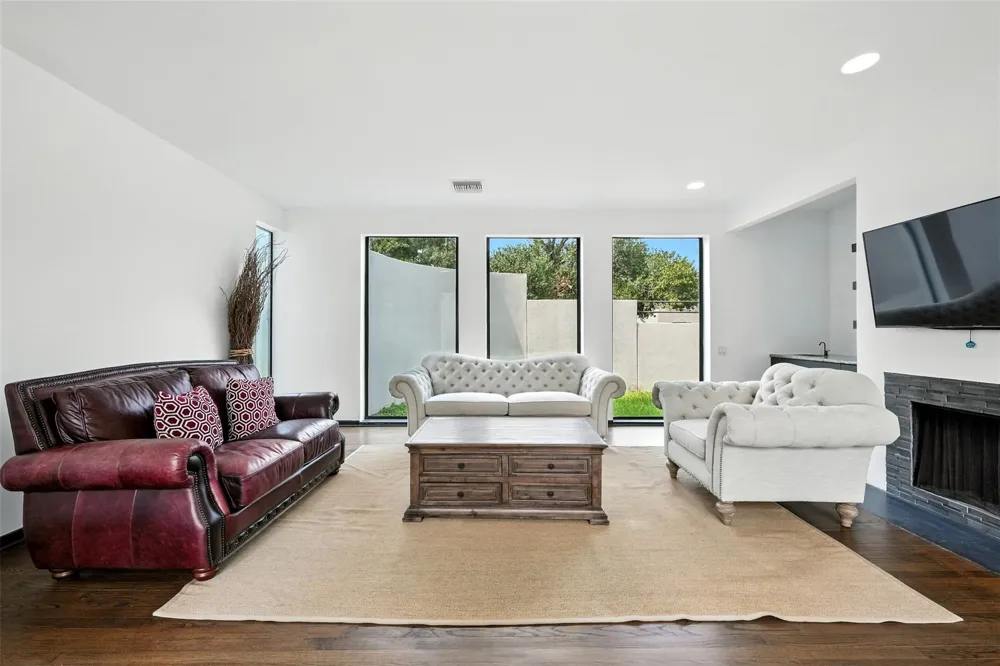 2019 Mcclendon Street Houston, TX 77030