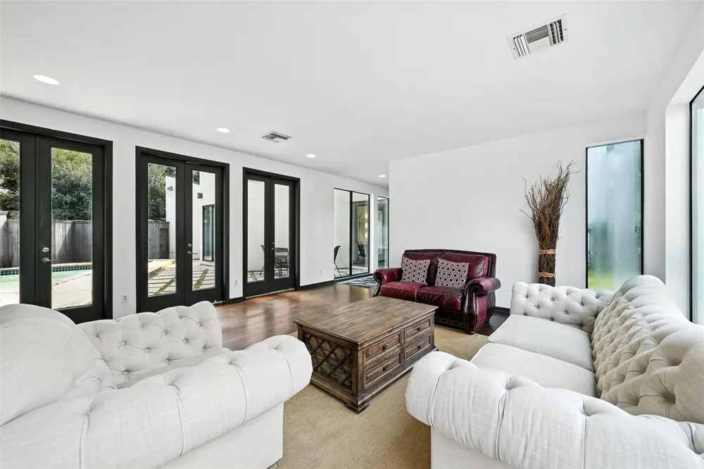 2019 Mcclendon Street Houston, TX 77030