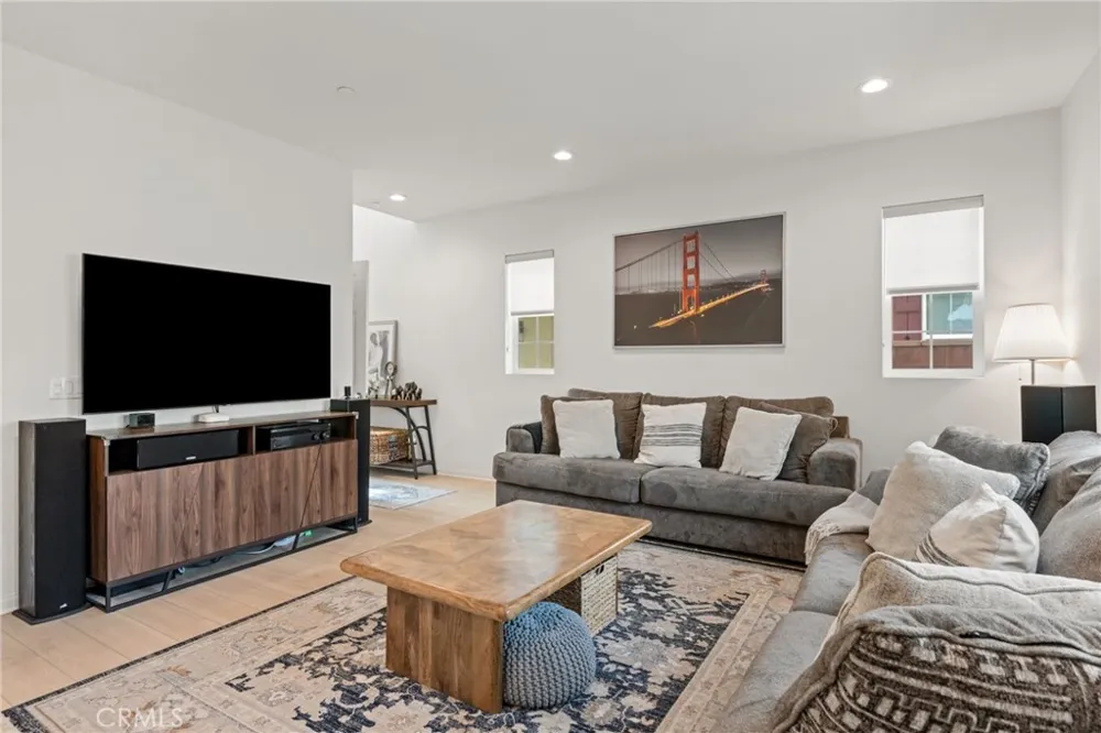 15980 Aventurine Lane Chino, CA 91708