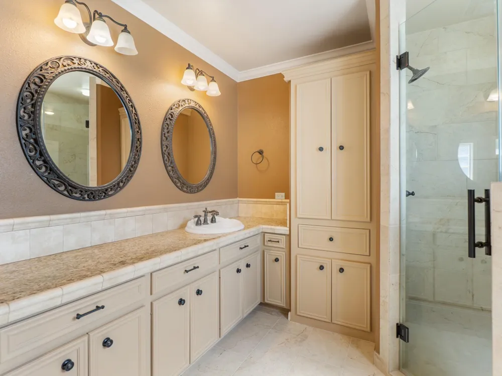 2310 Oak Drive Bay City, TX 77414