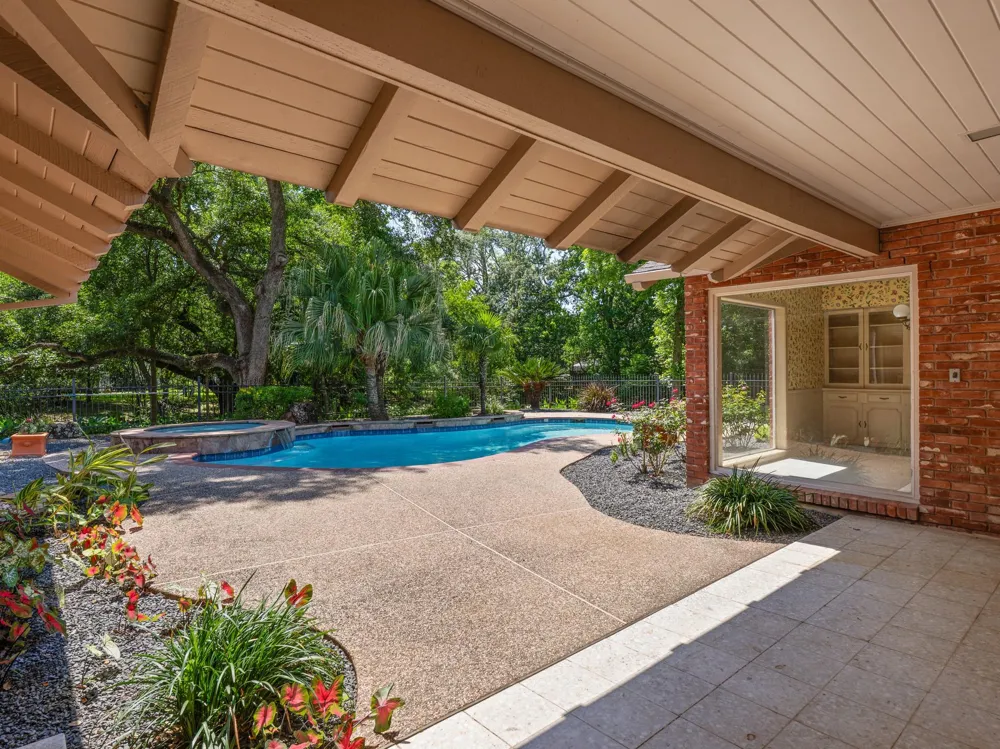 2310 Oak Drive Bay City, TX 77414