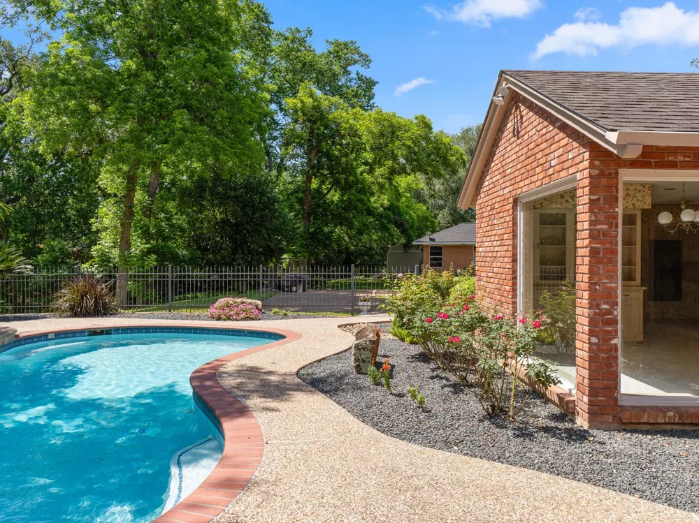 2310 Oak Drive Bay City, TX 77414