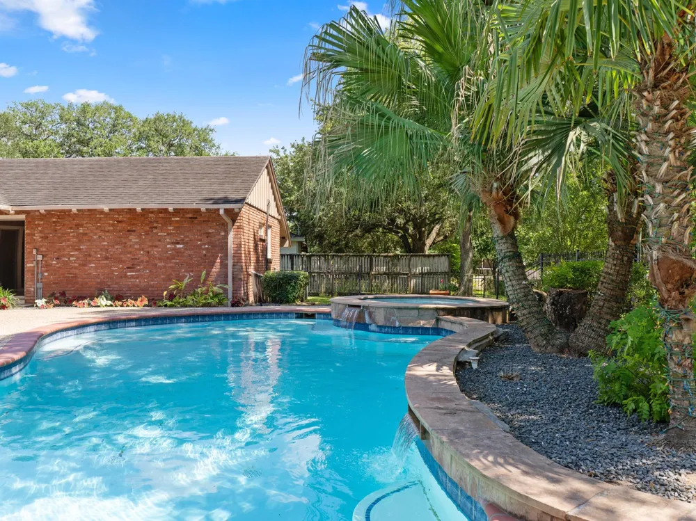2310 Oak Drive Bay City, TX 77414