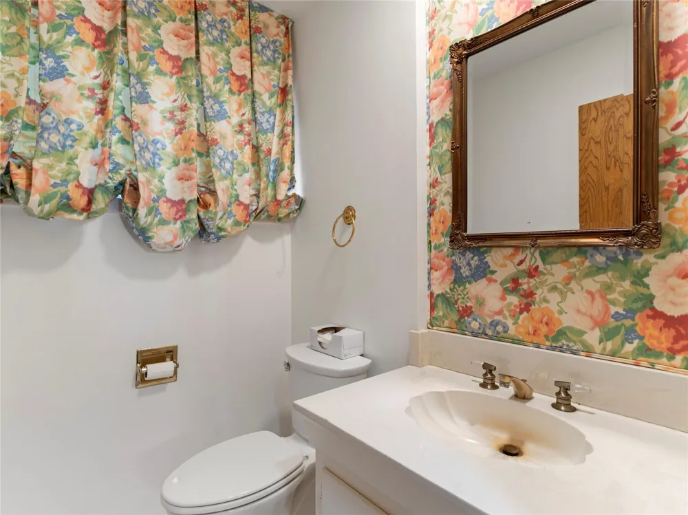 2721 Oak Drive Bay City, TX 77414