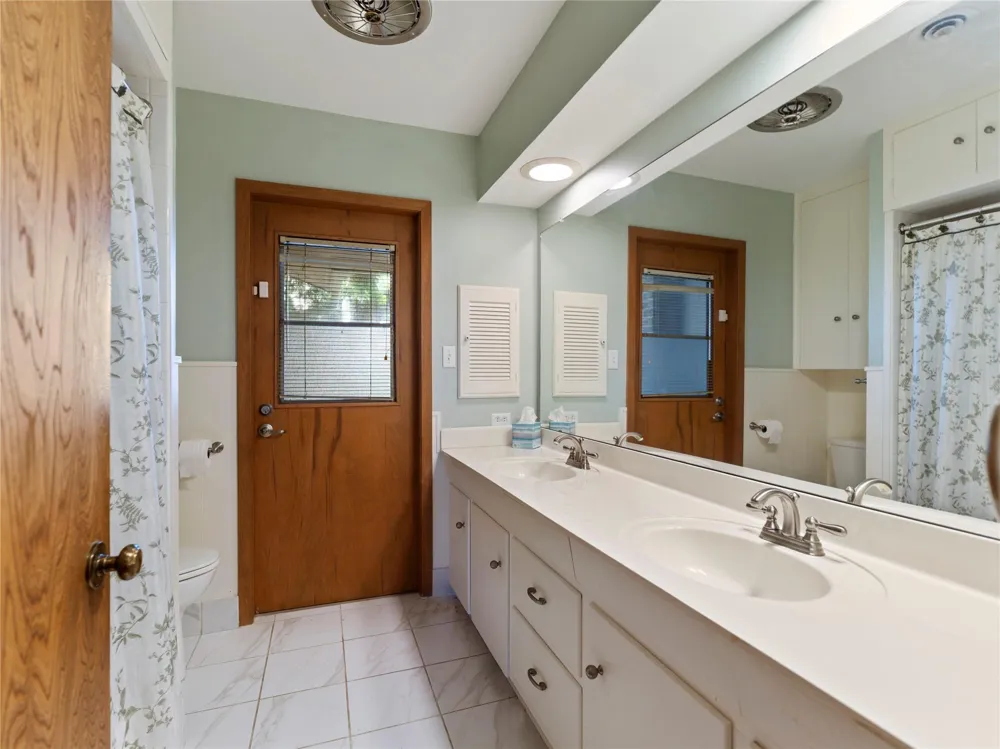 2721 Oak Drive Bay City, TX 77414