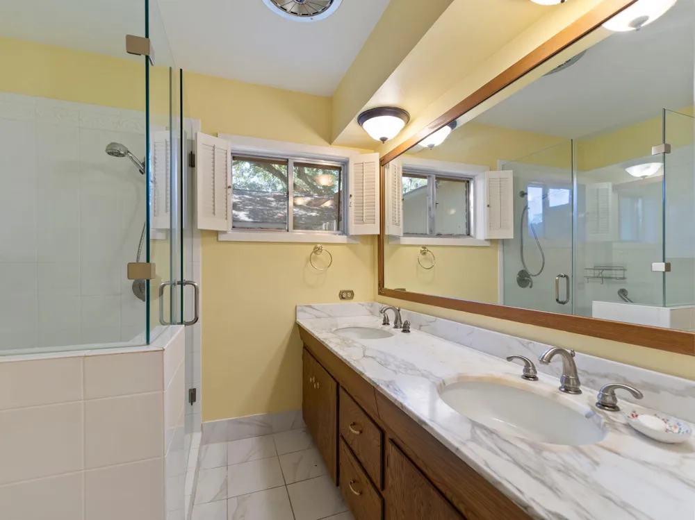 2721 Oak Drive Bay City, TX 77414