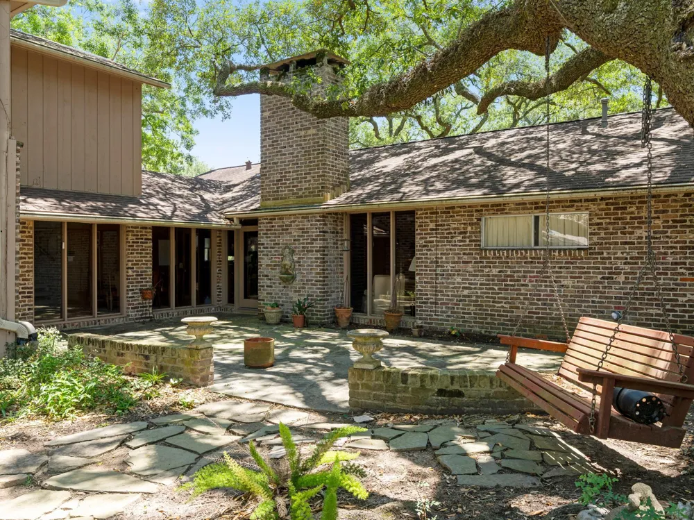 2721 Oak Drive Bay City, TX 77414