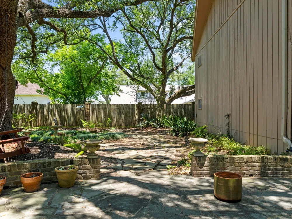 2721 Oak Drive Bay City, TX 77414