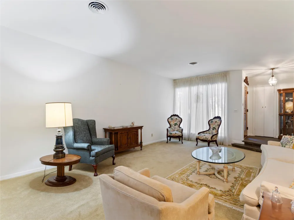 2721 Oak Drive Bay City, TX 77414