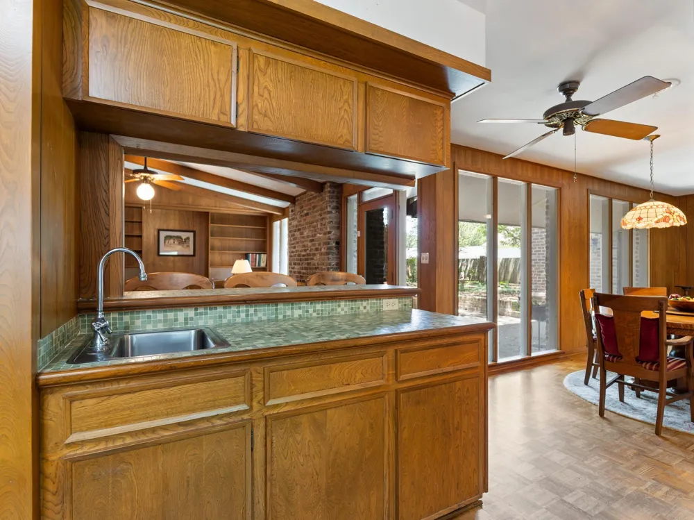 2721 Oak Drive Bay City, TX 77414
