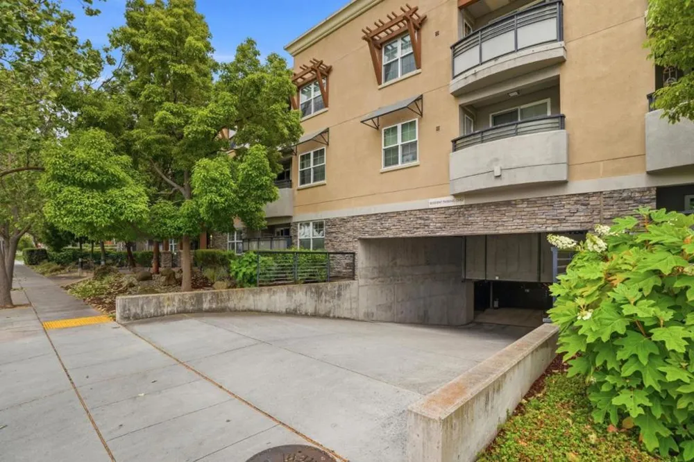 4388 El Camino Real #309 Los Altos, CA 94022