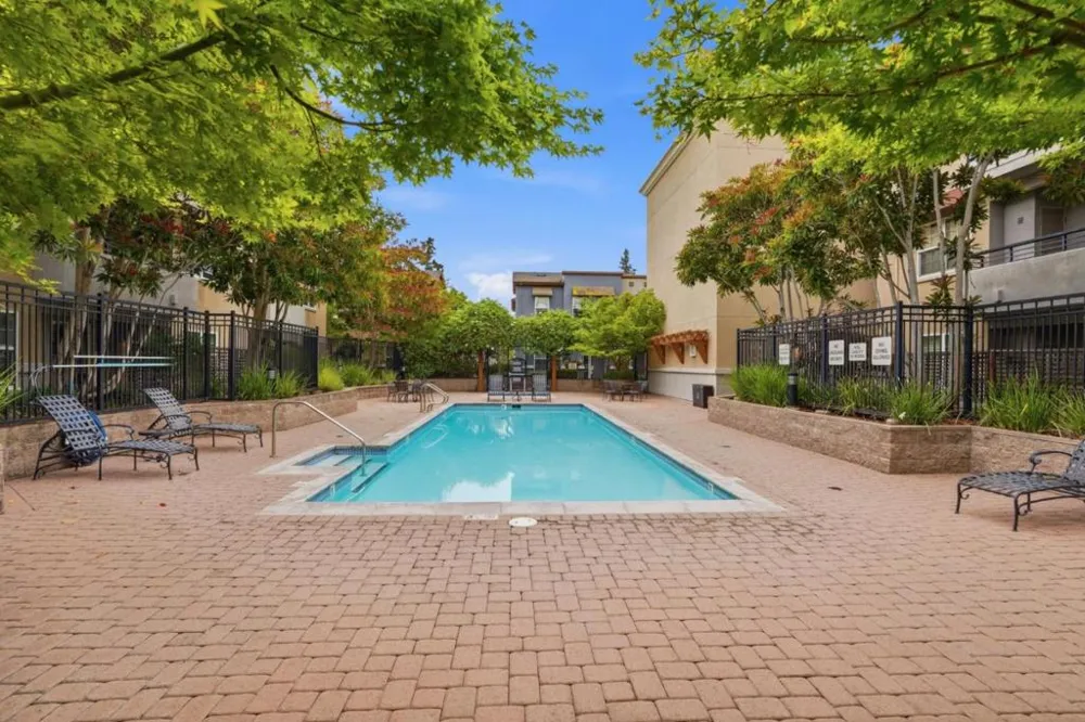 4388 El Camino Real #309 Los Altos, CA 94022