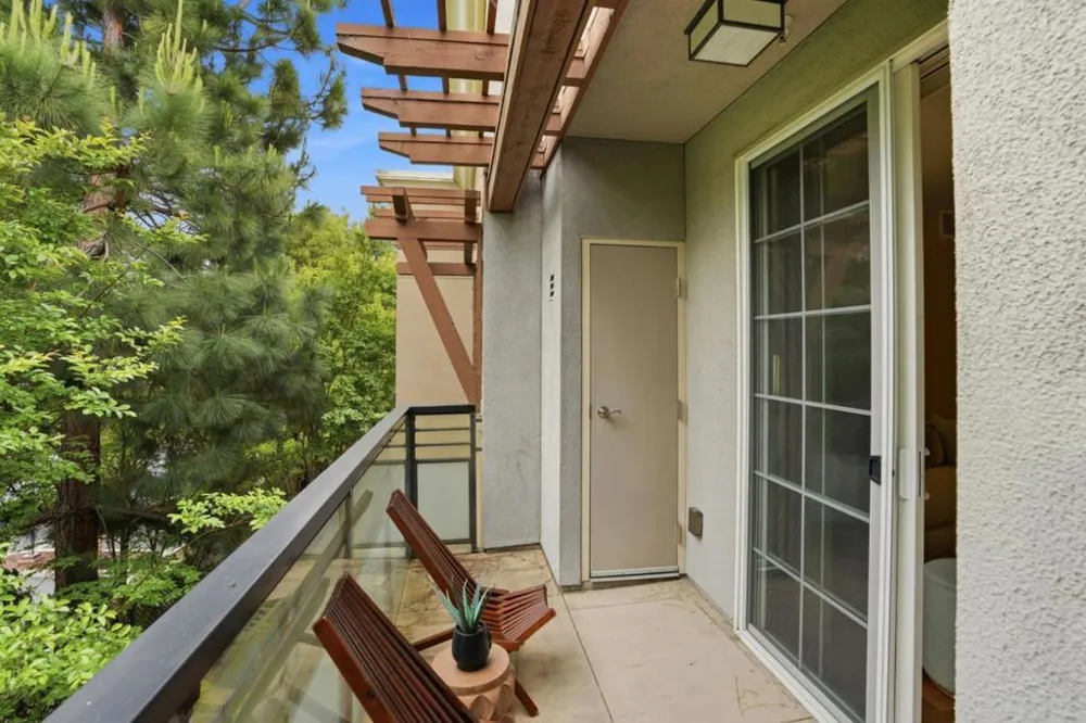 4388 El Camino Real #309 Los Altos, CA 94022