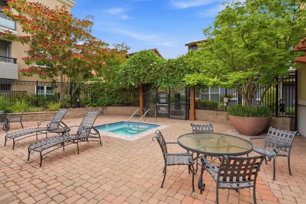 4388 El Camino Real #309 Los Altos, CA 94022