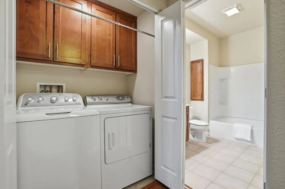 4388 El Camino Real #309 Los Altos, CA 94022