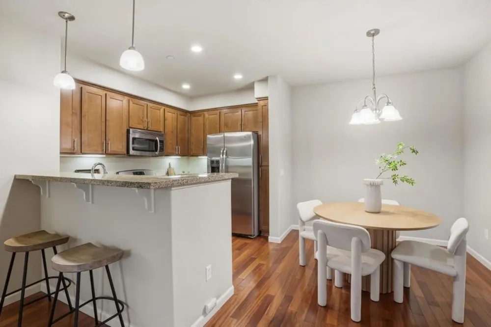 4388 El Camino Real #309 Los Altos, CA 94022