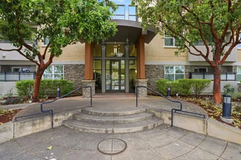 4388 El Camino Real #309