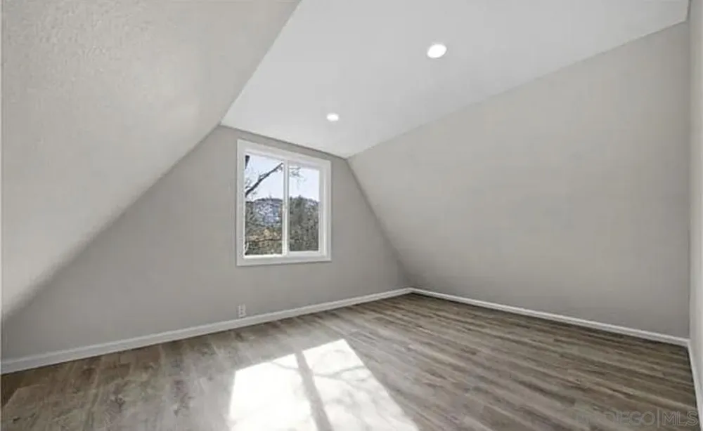 201 Hillside Spur Cedar Glen, CA 92321