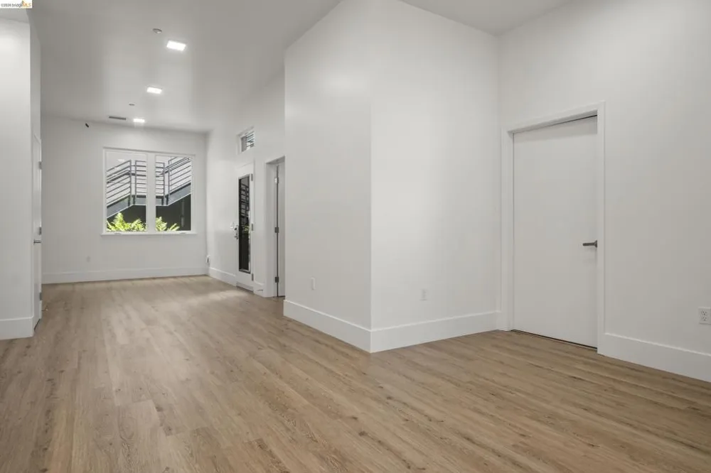 1545 32nd Street #110 Oakland, CA 94608