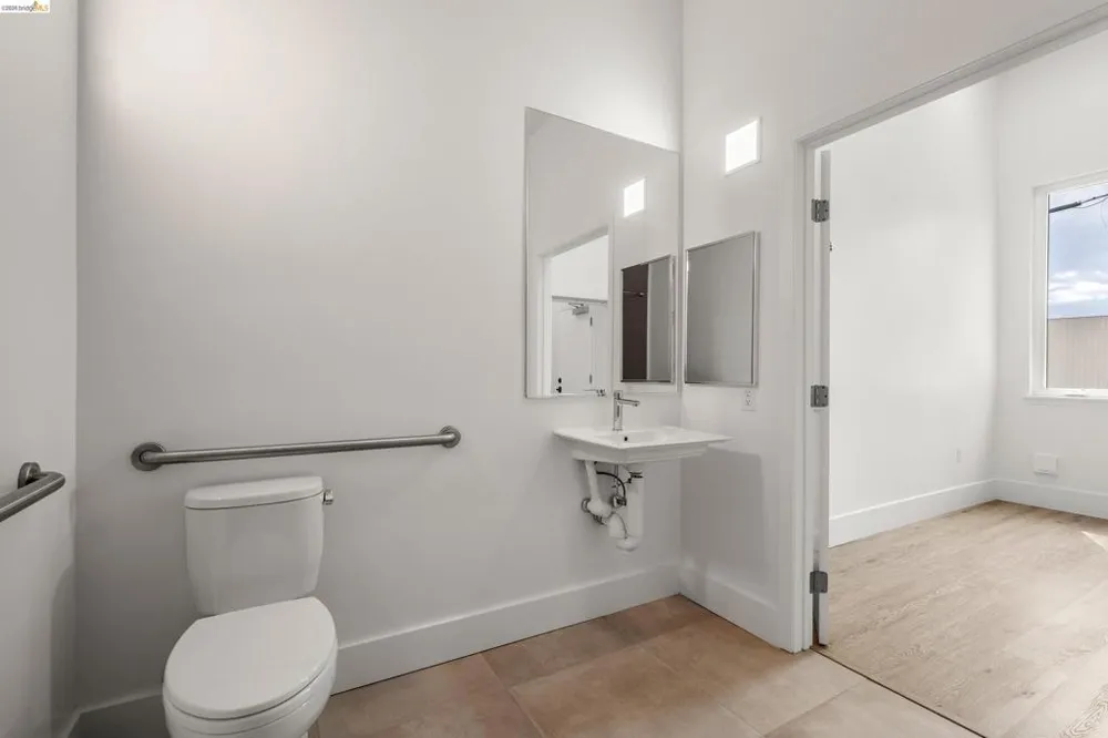 1545 32nd Street #110 Oakland, CA 94608