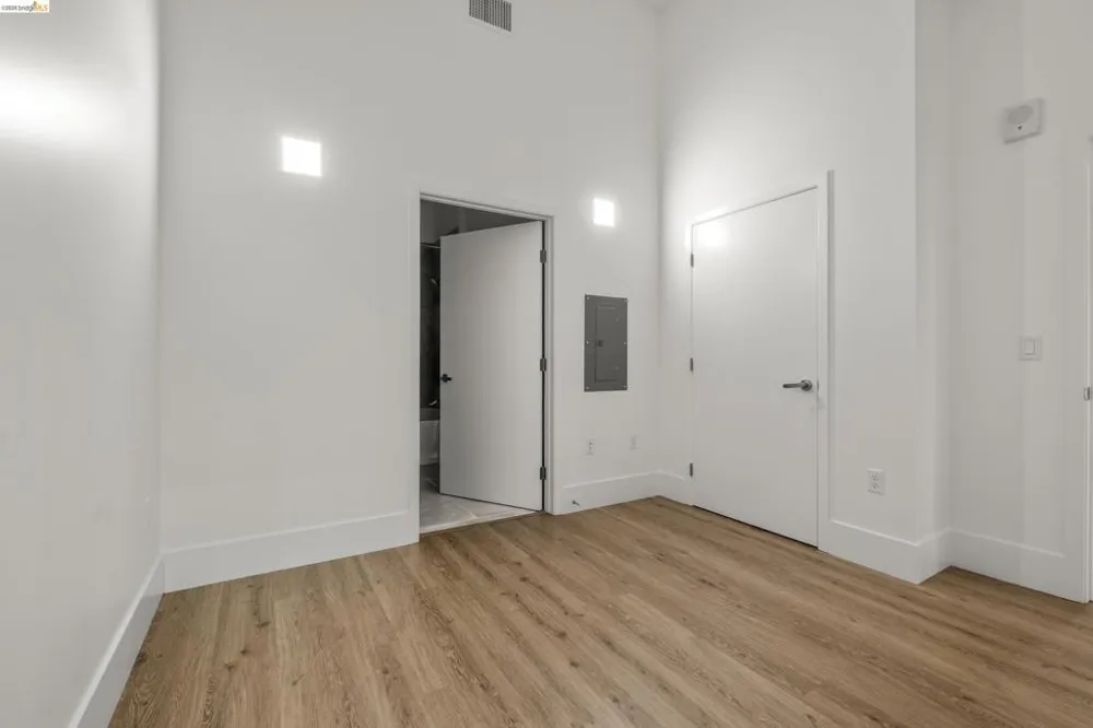 1545 32nd Street #110 Oakland, CA 94608