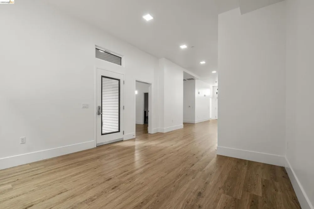 1545 32nd Street #110 Oakland, CA 94608