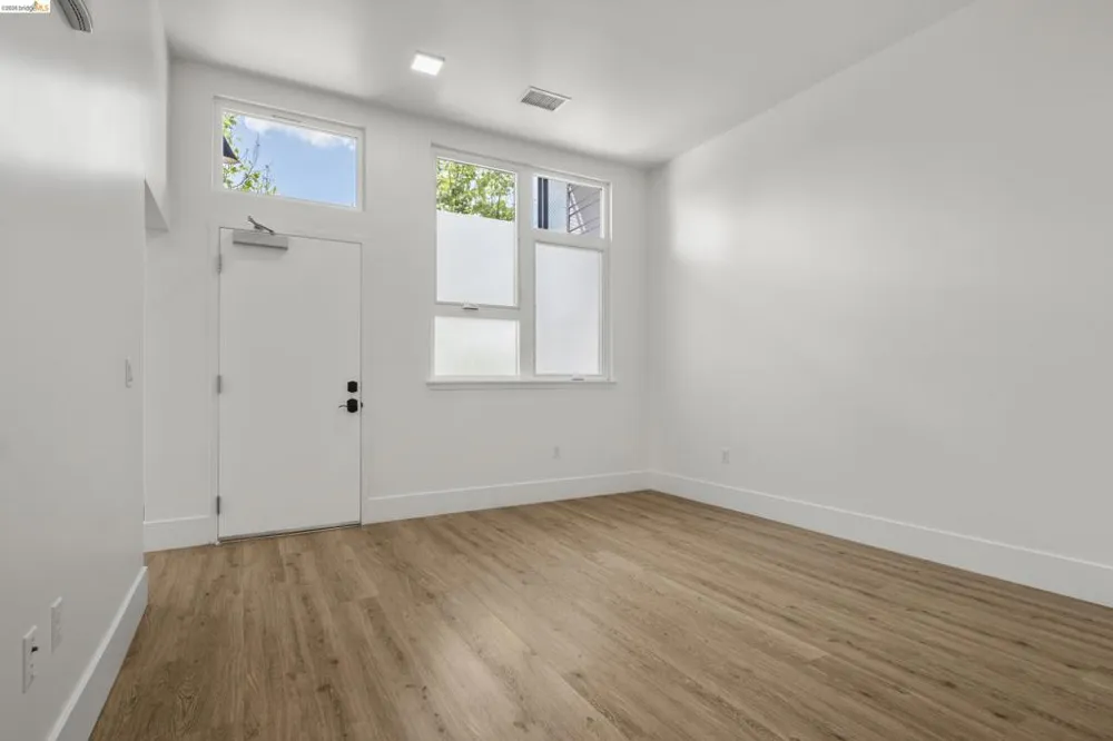 1545 32nd Street #110 Oakland, CA 94608
