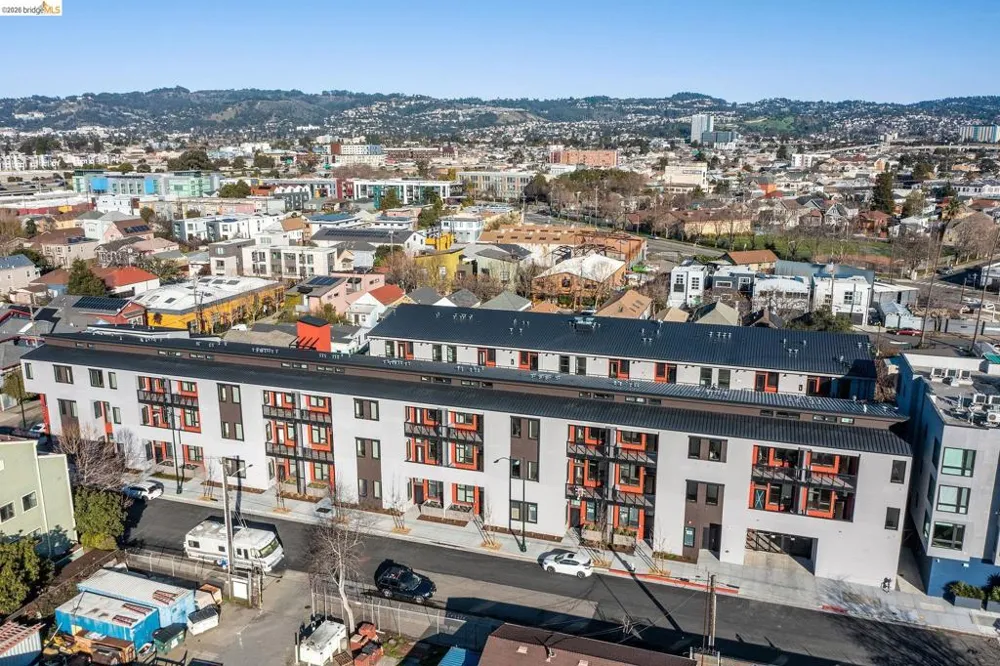 1545 32nd Street #110 Oakland, CA 94608