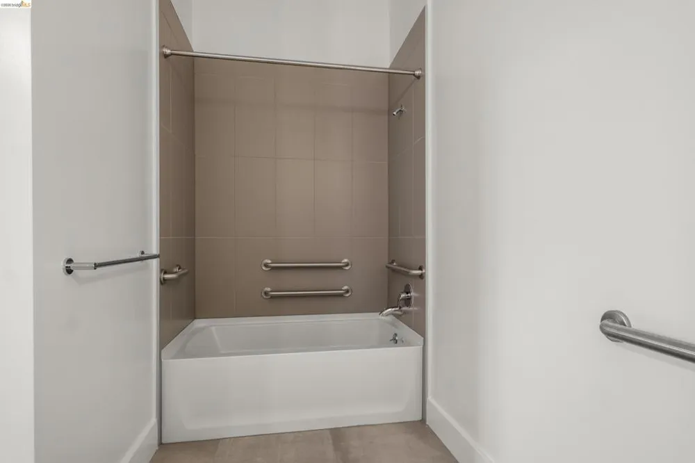 1545 32nd Street #110 Oakland, CA 94608