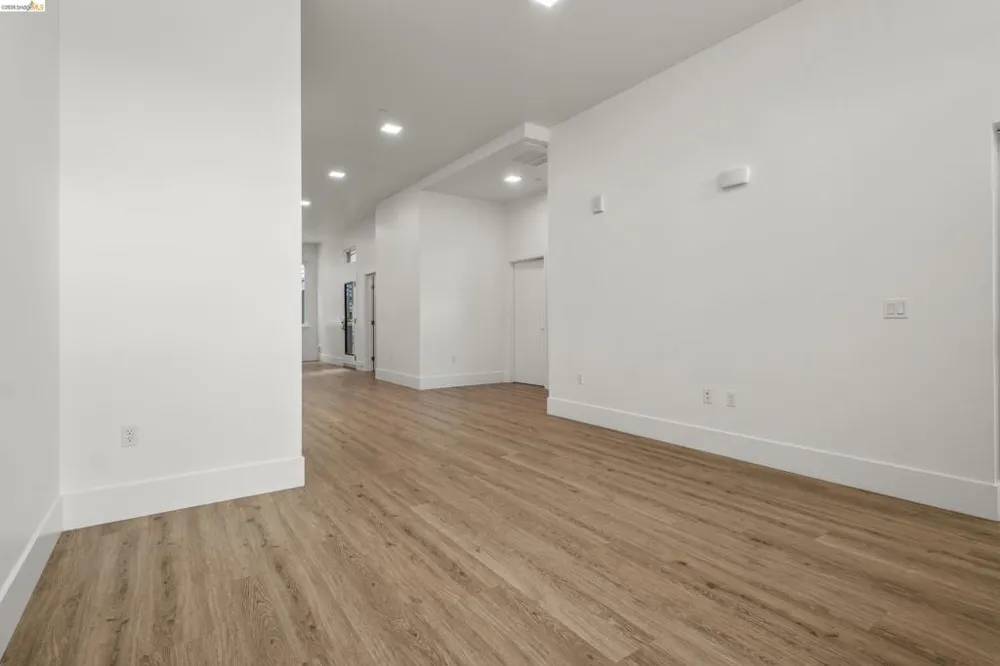 1545 32nd Street #110 Oakland, CA 94608