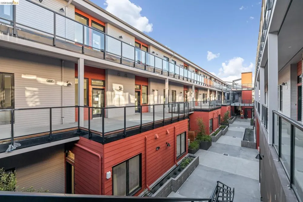 1545 32nd Street #110 Oakland, CA 94608