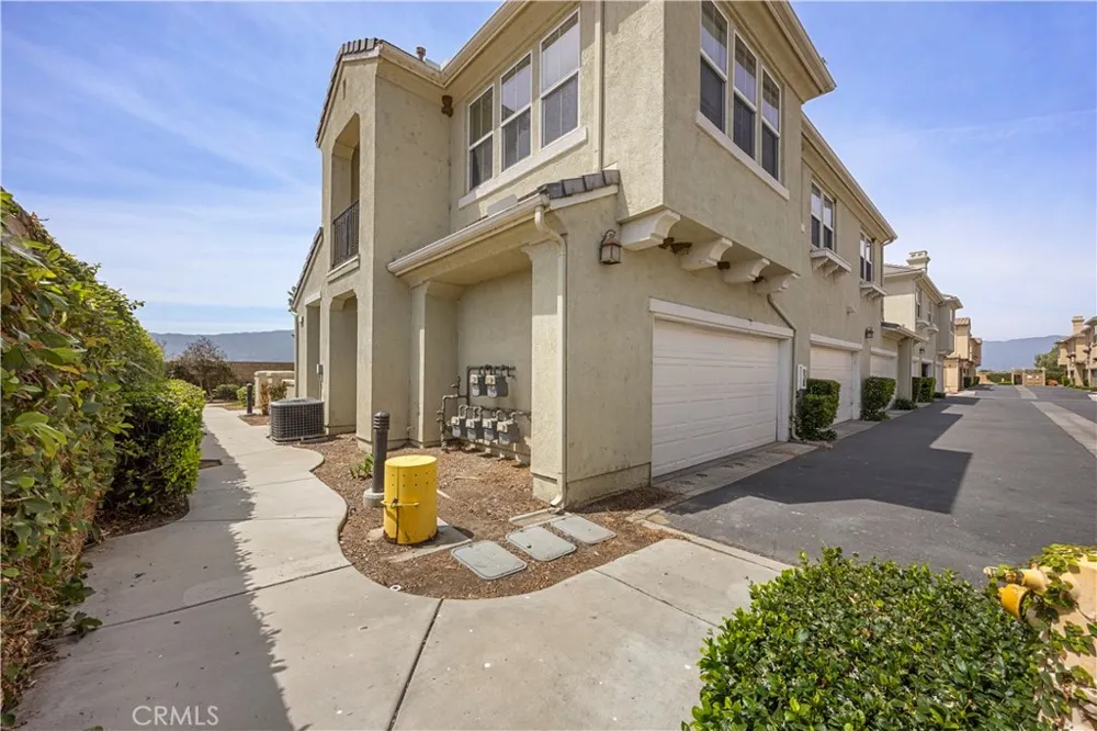 1800 E Lakeshore Drive #1601 Lake Elsinore, CA 92530