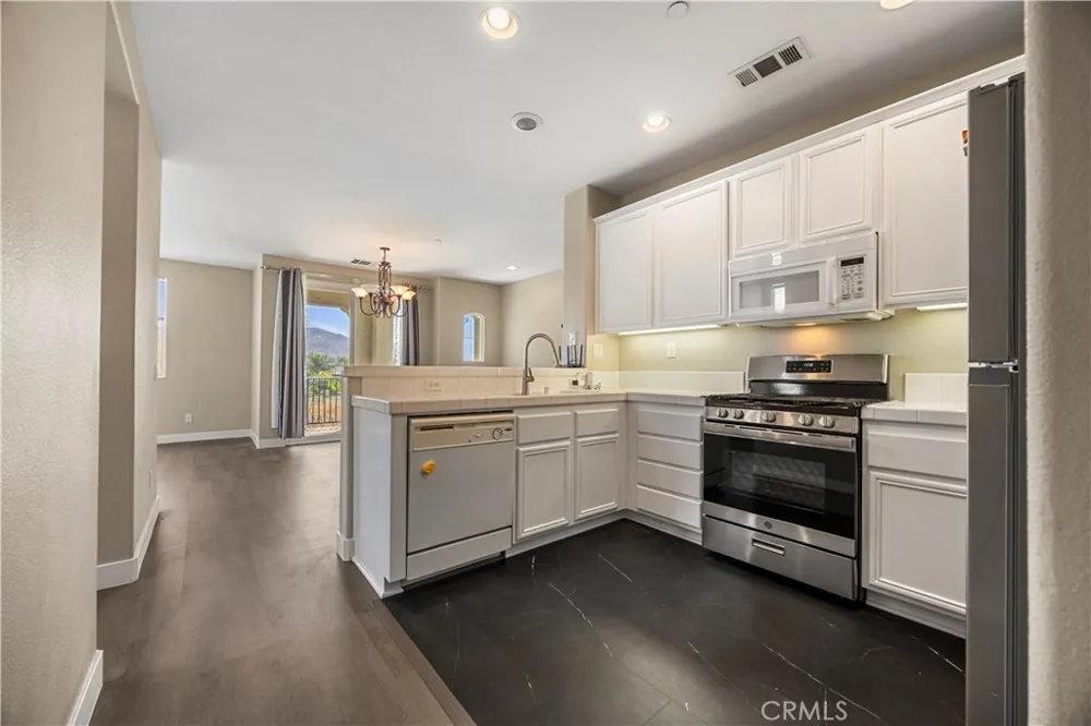 1800 E Lakeshore Drive #1601 Lake Elsinore, CA 92530
