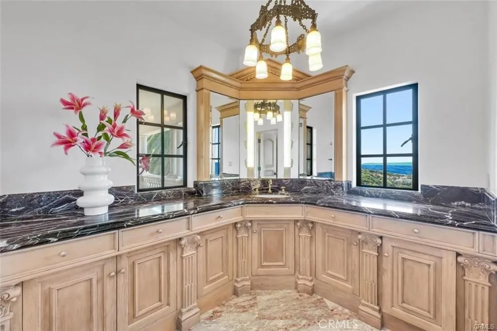 3300 Palos Verdes W Rancho Palos Verdes, CA 90275
