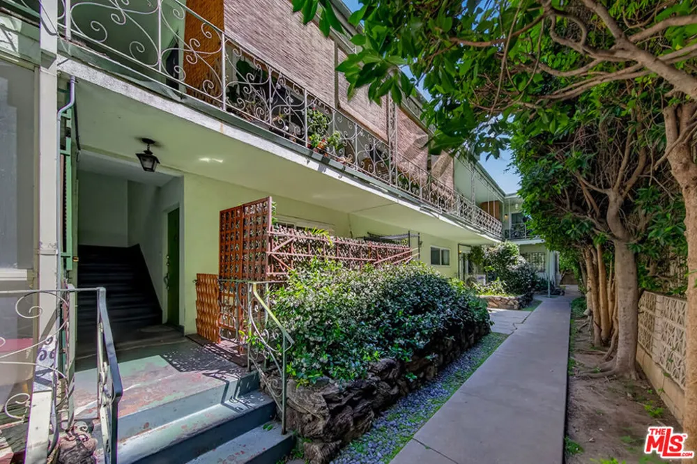 446 S St Andrews Place #2 Los Angeles, CA 90020