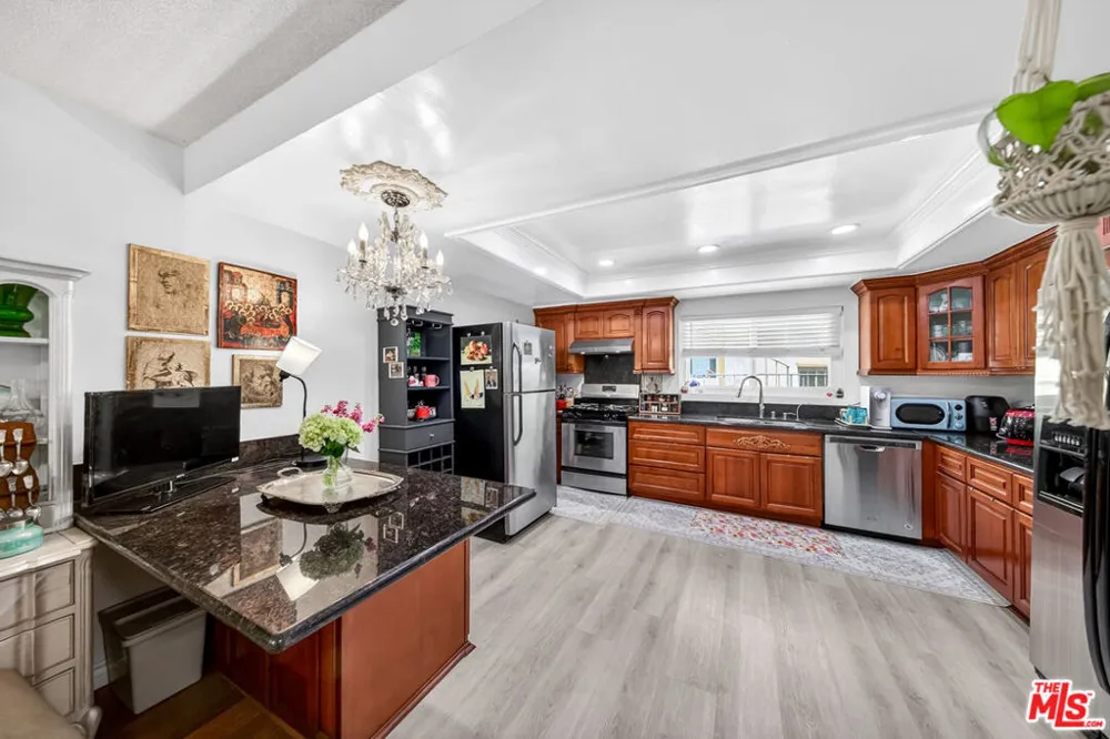 446 S St Andrews Place #2 Los Angeles, CA 90020