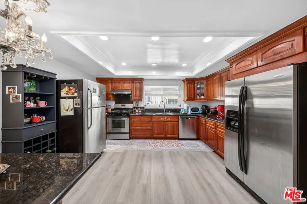 446 S St Andrews Place #2 Los Angeles, CA 90020