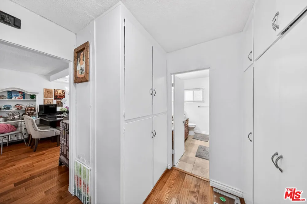 446 S St Andrews Place #2 Los Angeles, CA 90020