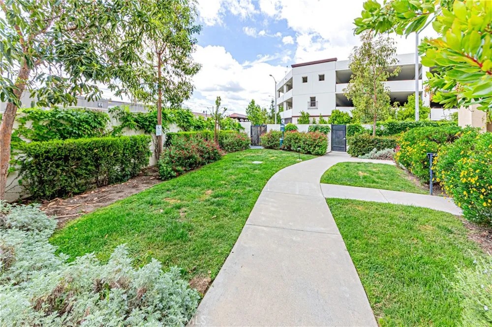 809 Dalton #104 Azusa, CA 91702