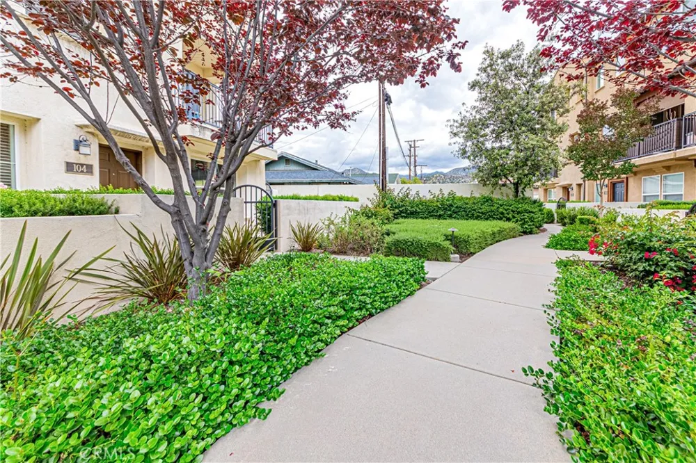 809 Dalton #104 Azusa, CA 91702