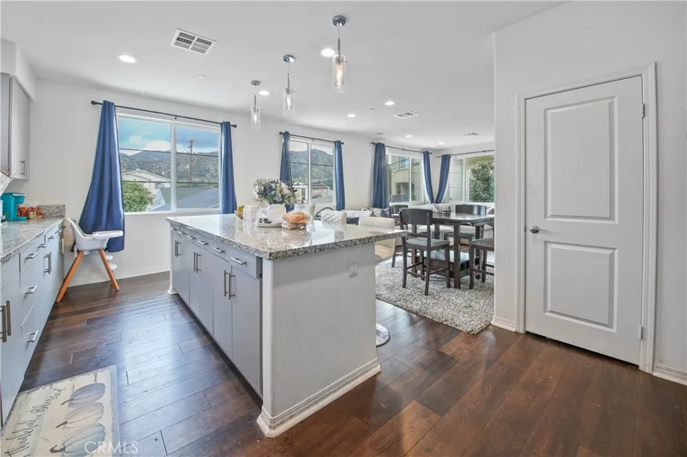 809 Dalton #104 Azusa, CA 91702