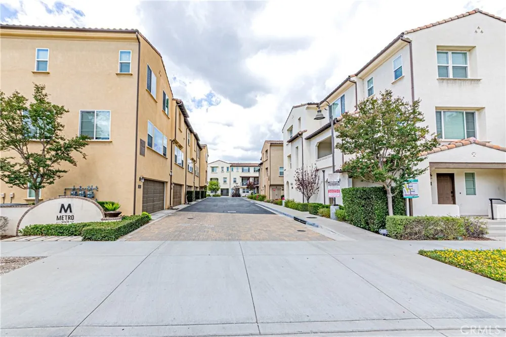 809 Dalton #104 Azusa, CA 91702