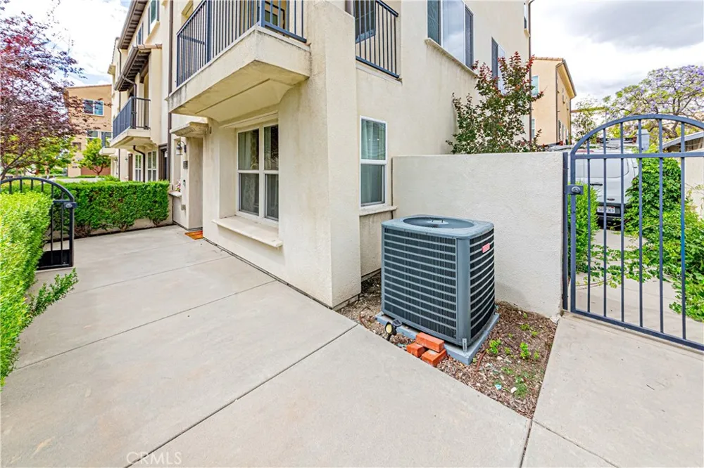 809 Dalton #104 Azusa, CA 91702