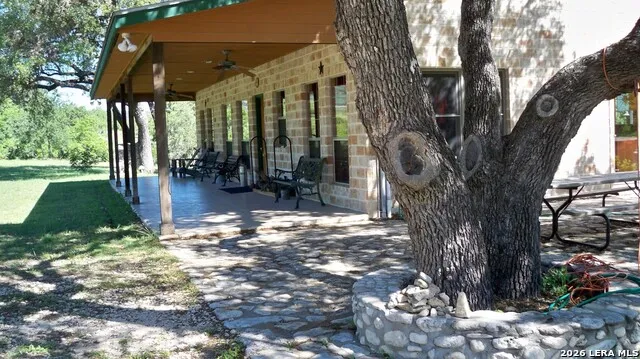 1040 Panther Hill Road Vanderpool, TX 78885
