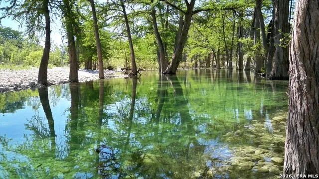 1040 Panther Hill Road Vanderpool, TX 78885